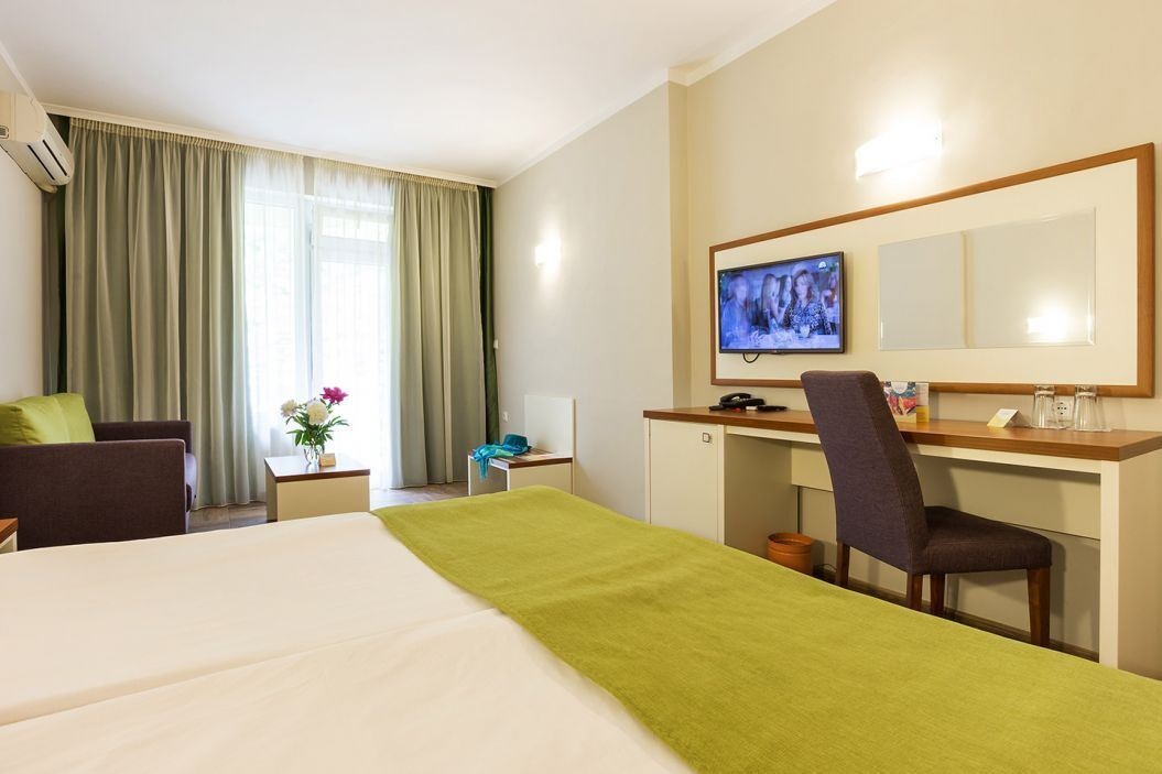 rooms-double-superior-room-balcony-or-terrace