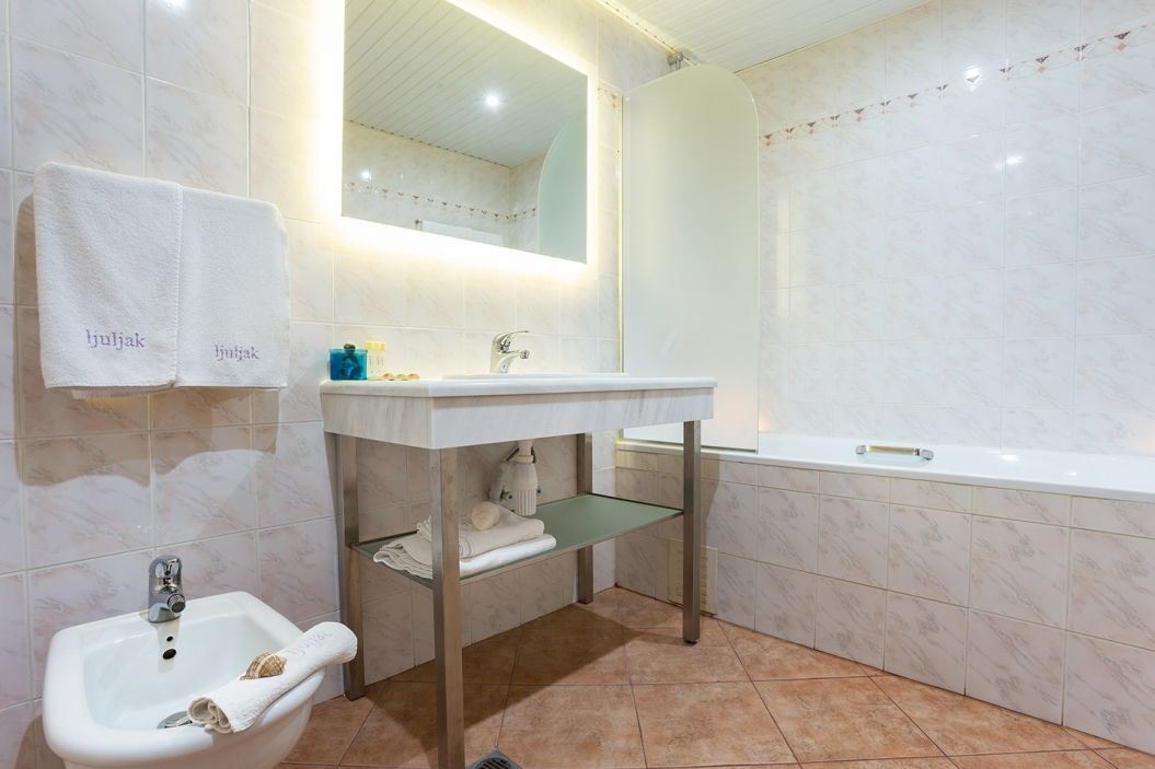 rooms-double-superior-room-balcony-or-terrace