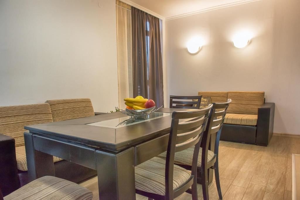 rooms-standard-apartment-balcony-or-terrace