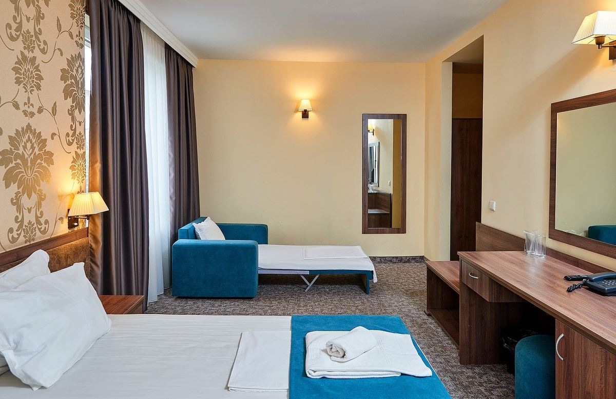 rooms-standard-studio-balcony-or-terrace