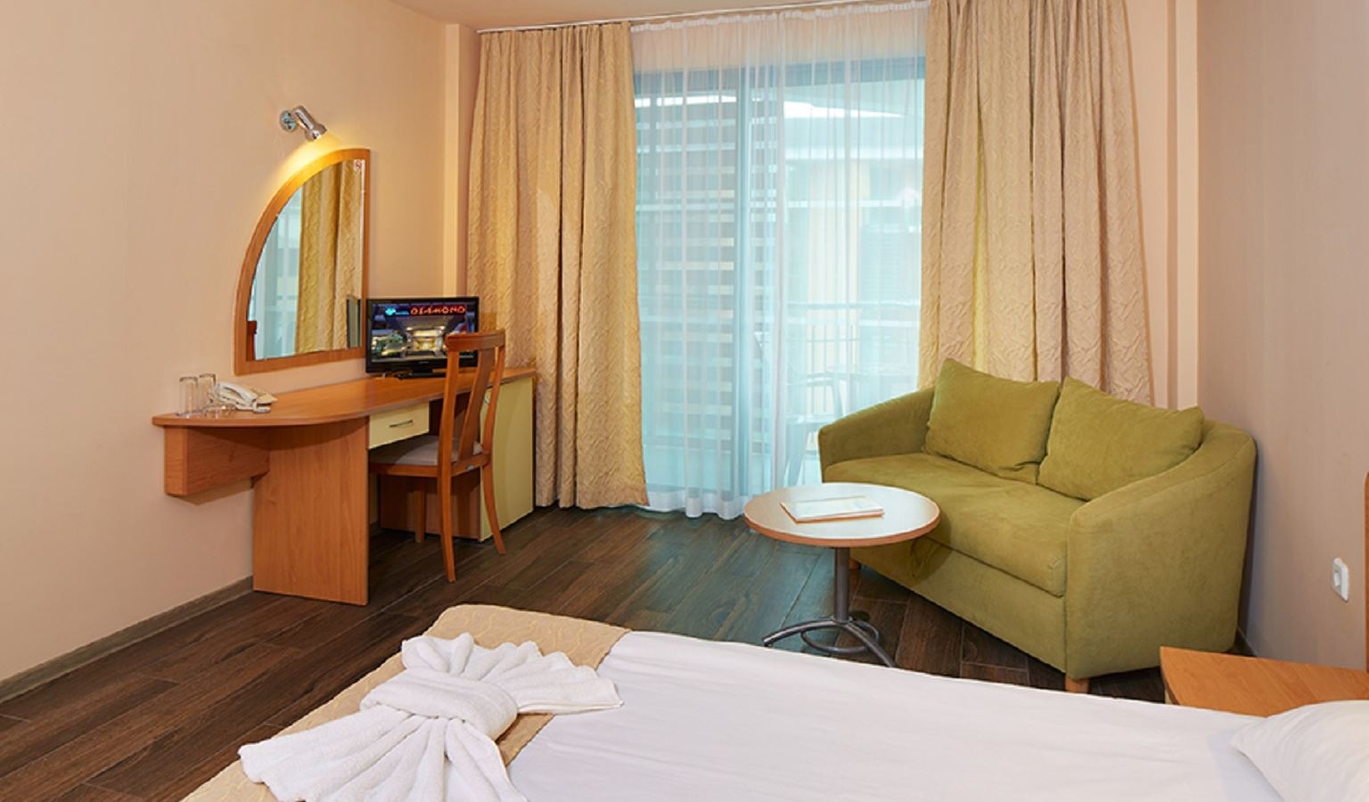 rooms-double-large-room