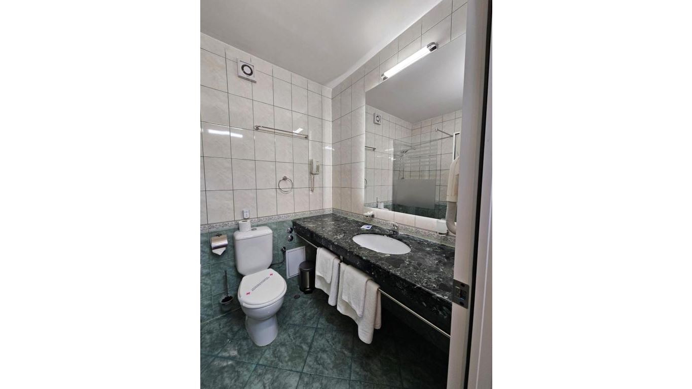 rooms-double-deluxe-room