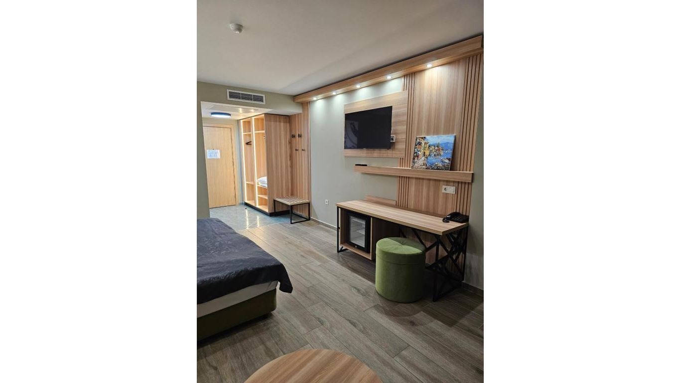 rooms-double-large-deluxe-room