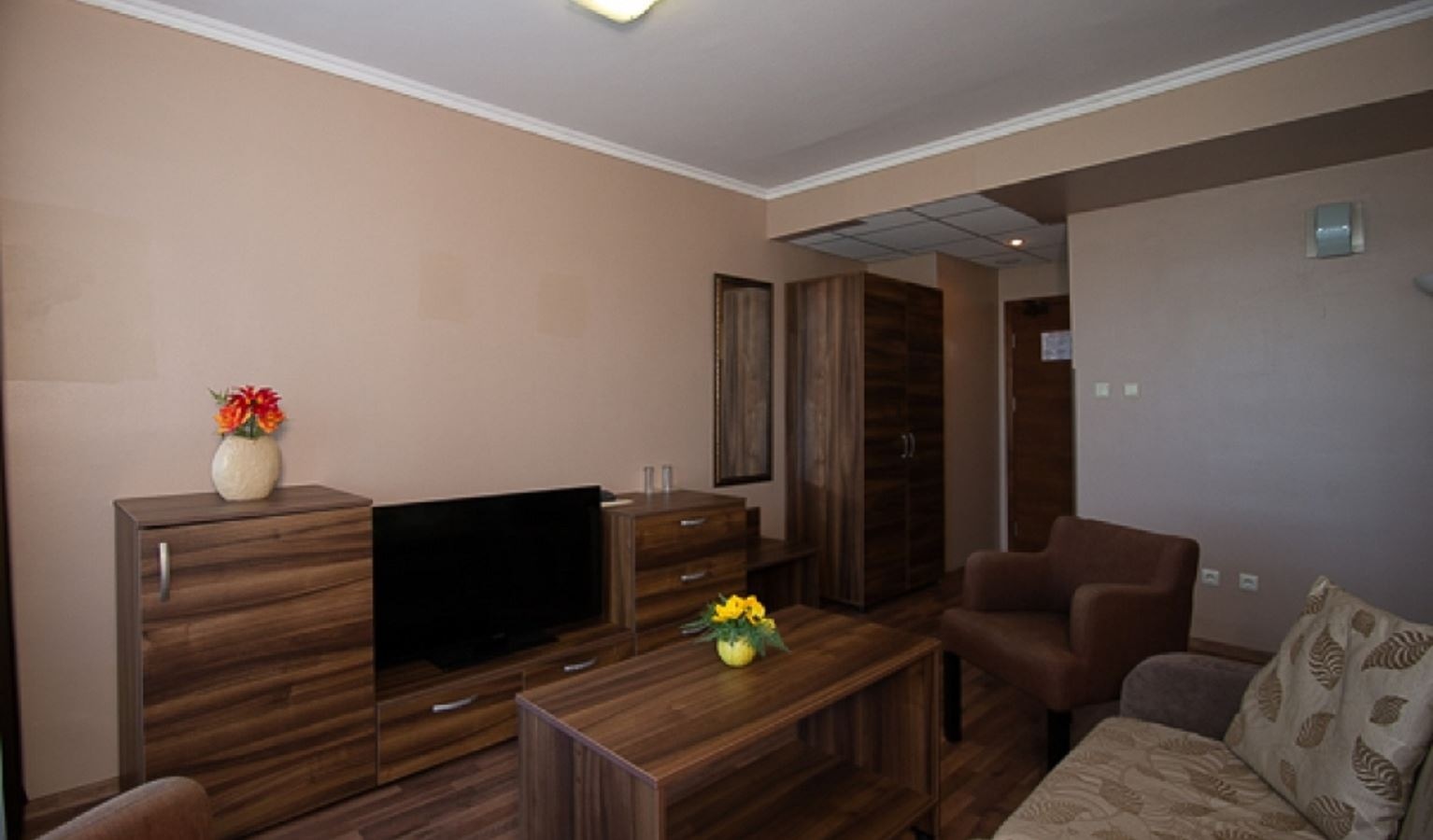 rooms-standard-apartment-balcony