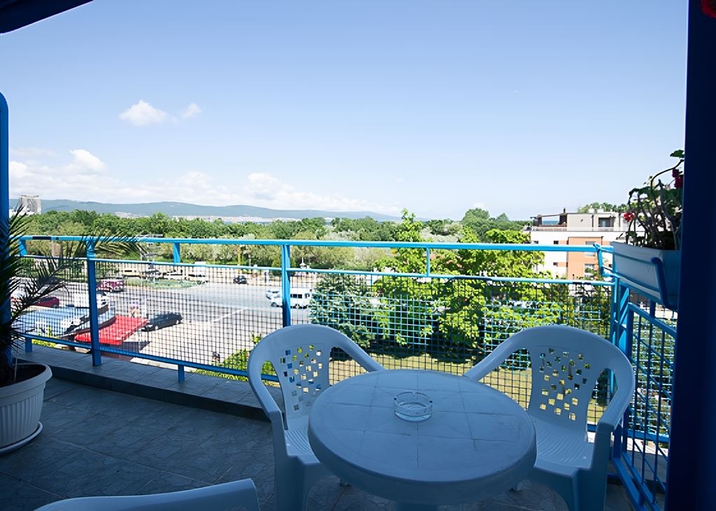 rooms-standard-studio-balcony