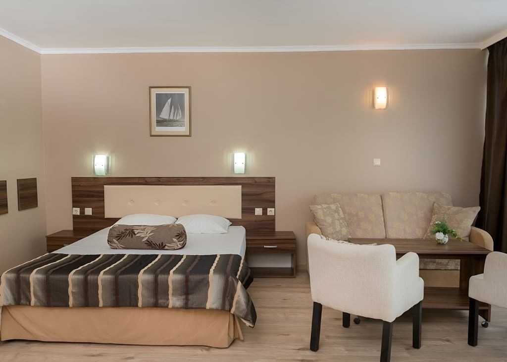 rooms-standard-studio-balcony