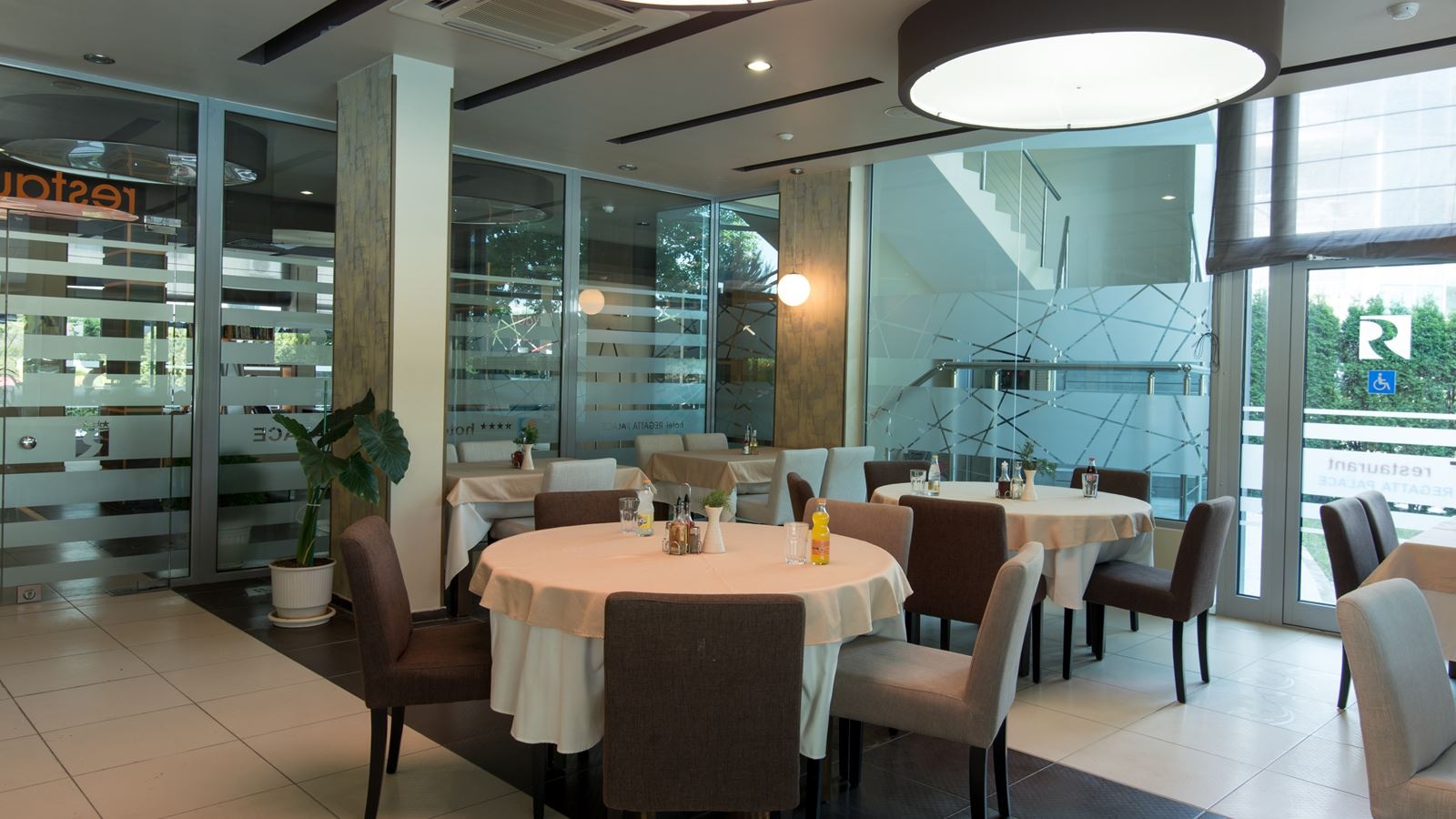 restaurants-restaurants