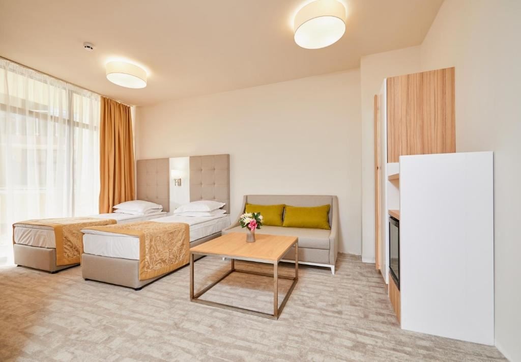 rooms-superior-apartment-balcony