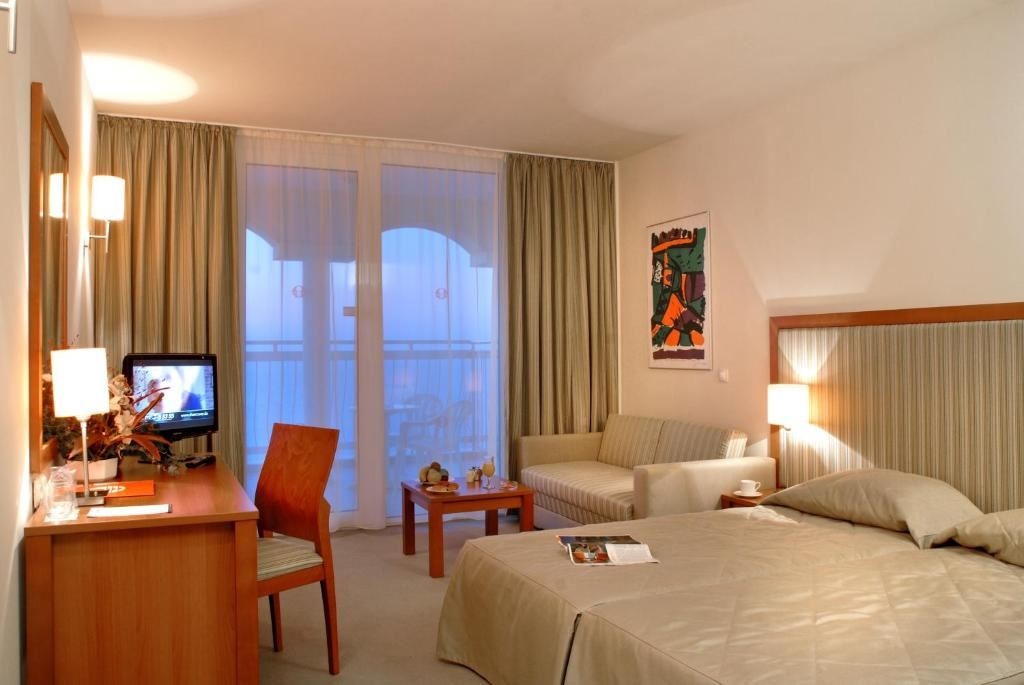 rooms-family-suite-park-view