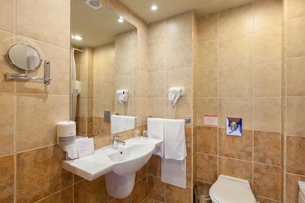 rooms-family-suite-park-view