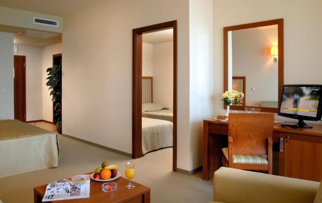 rooms-family-suite-park-view