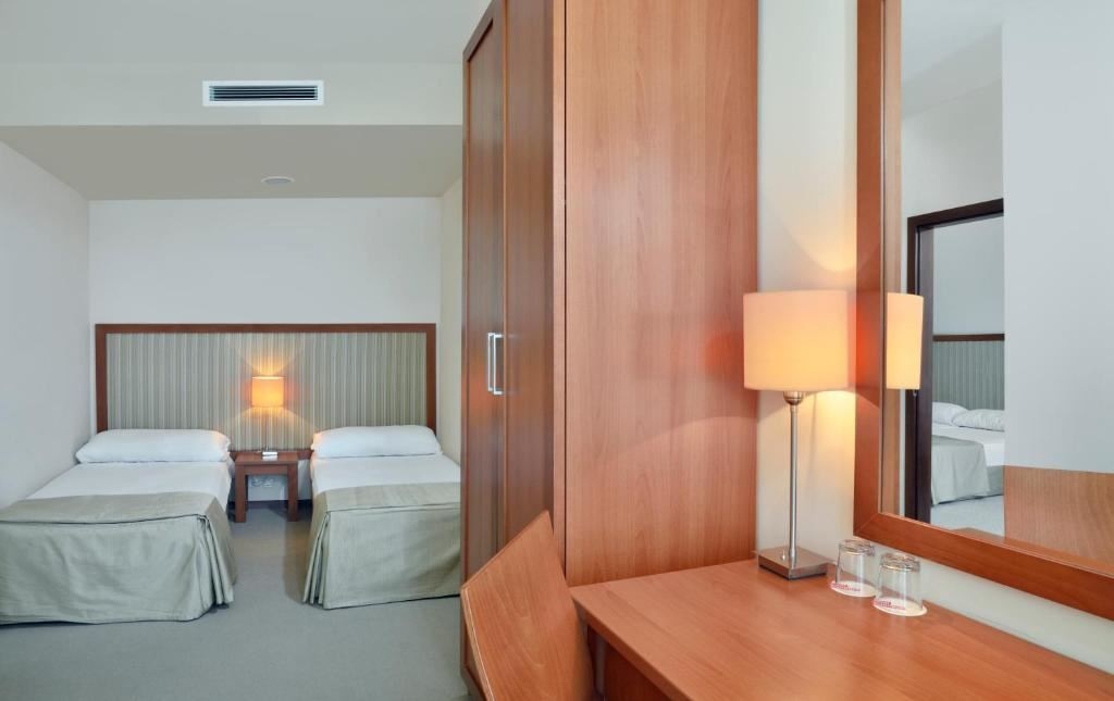 rooms-family-suite-park-view