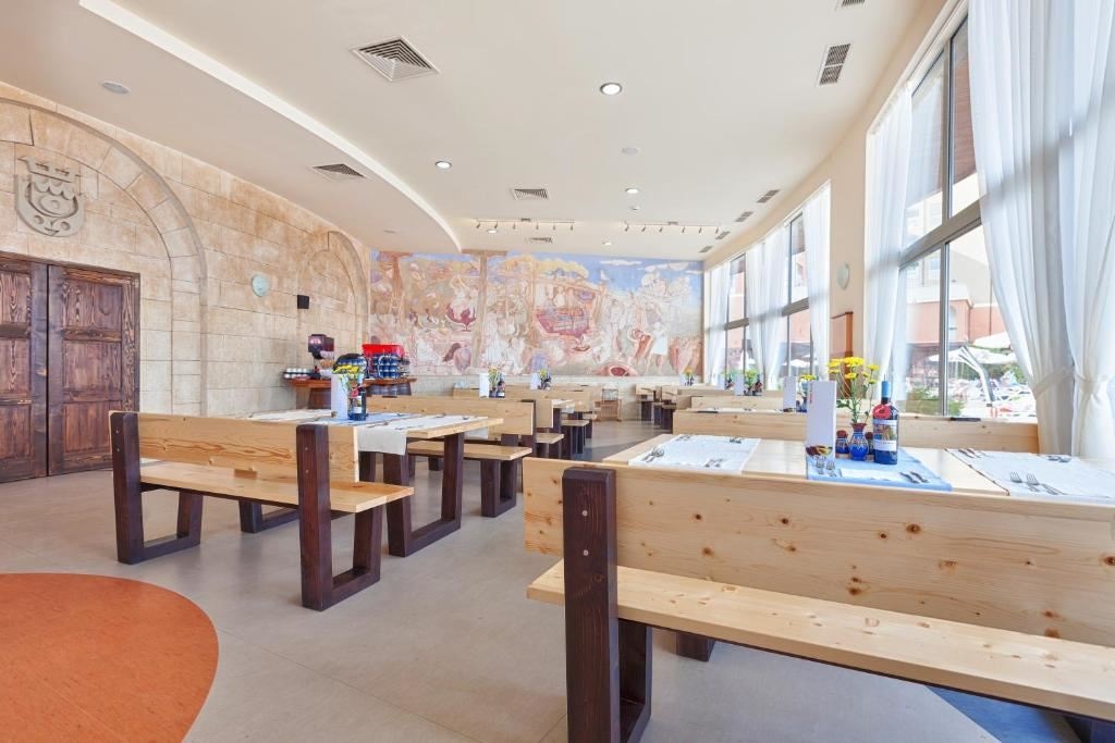 restaurants-restaurants