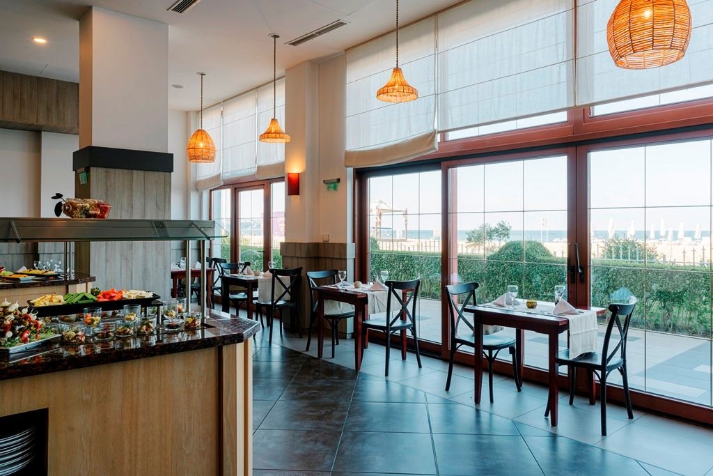 restaurants-restaurants