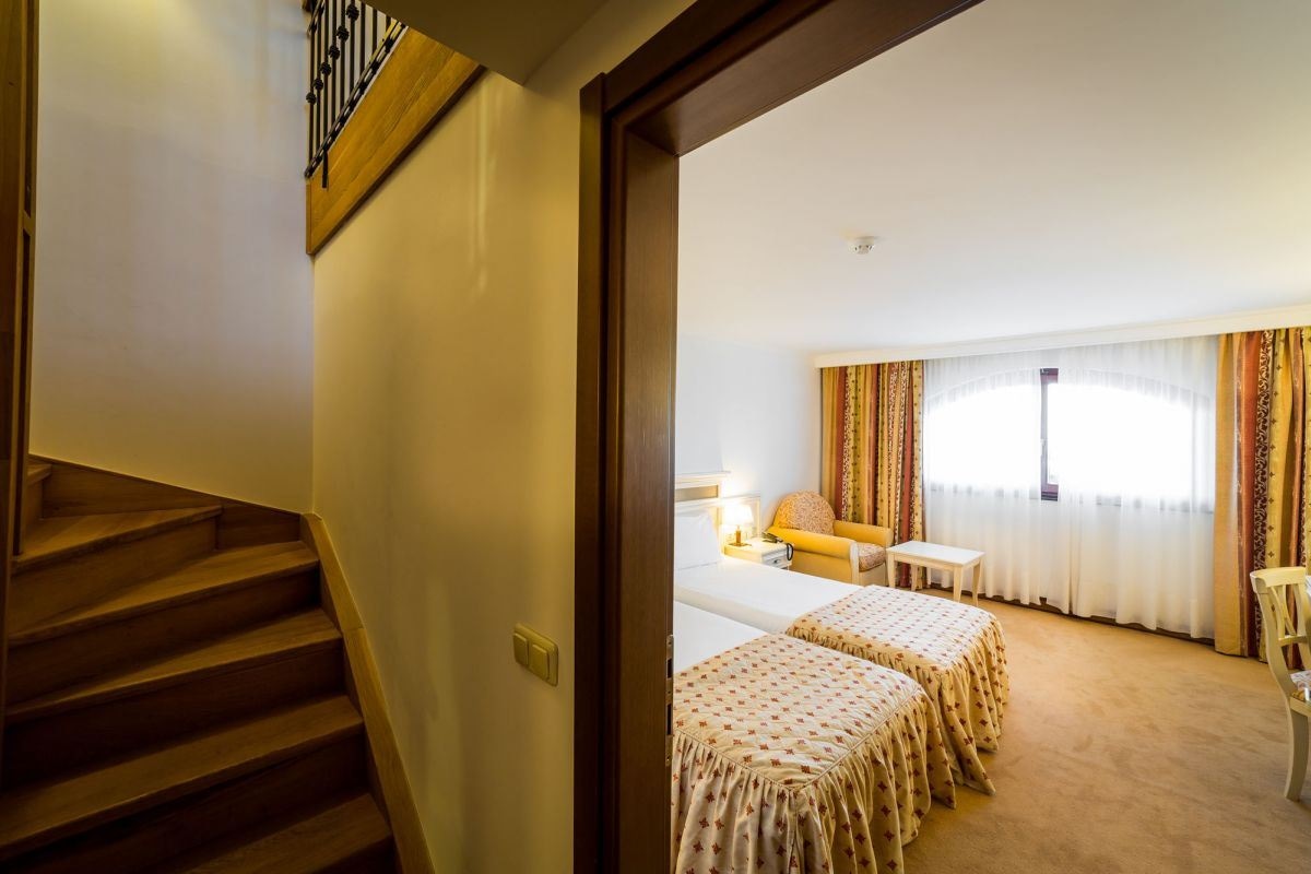 rooms-duplex-standard-suite-balcony-or-terrace