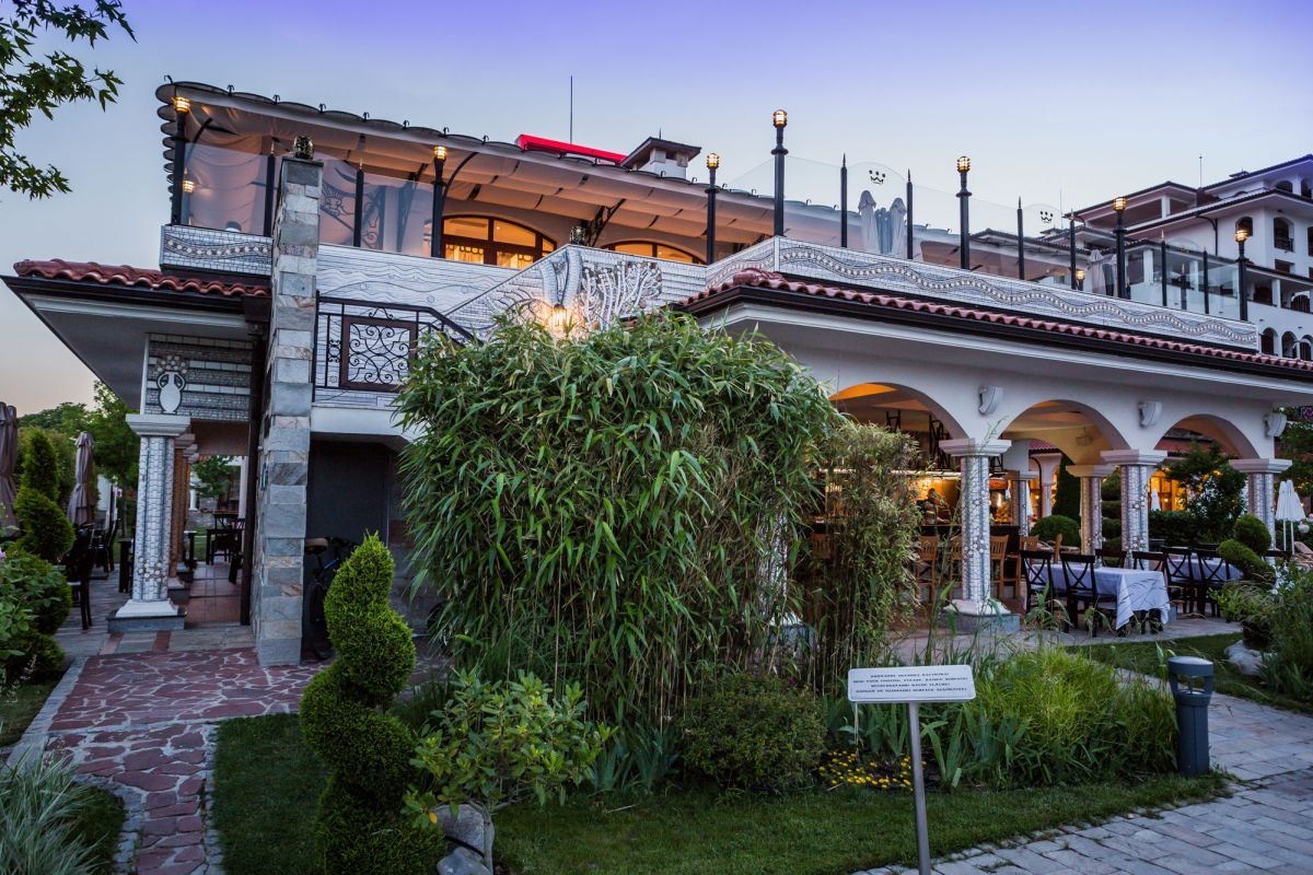 restaurants-dolphin-restaurant