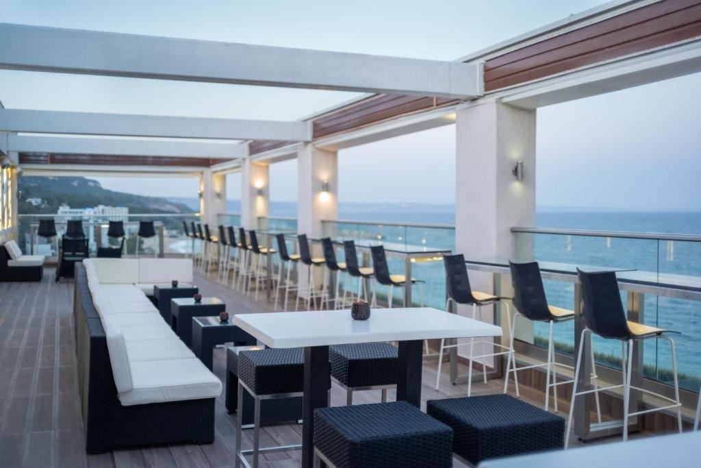 restaurants-restaurants