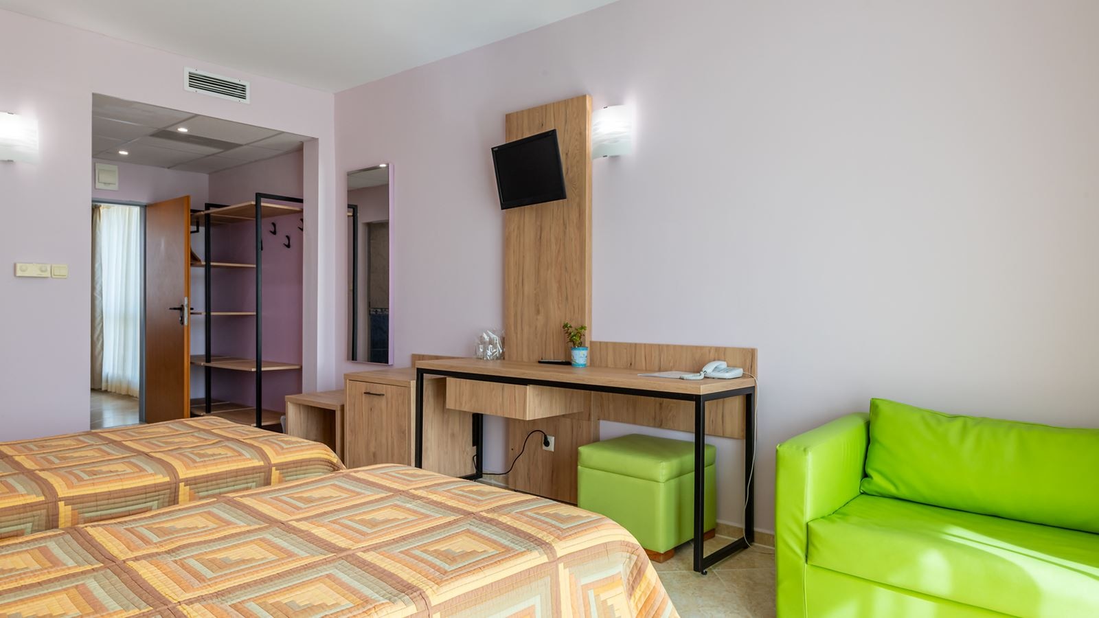 rooms-twin-superior-room-balcony