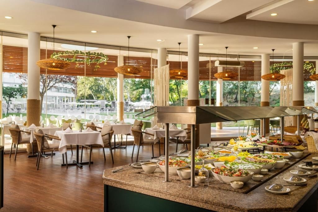 restaurants-restaurants