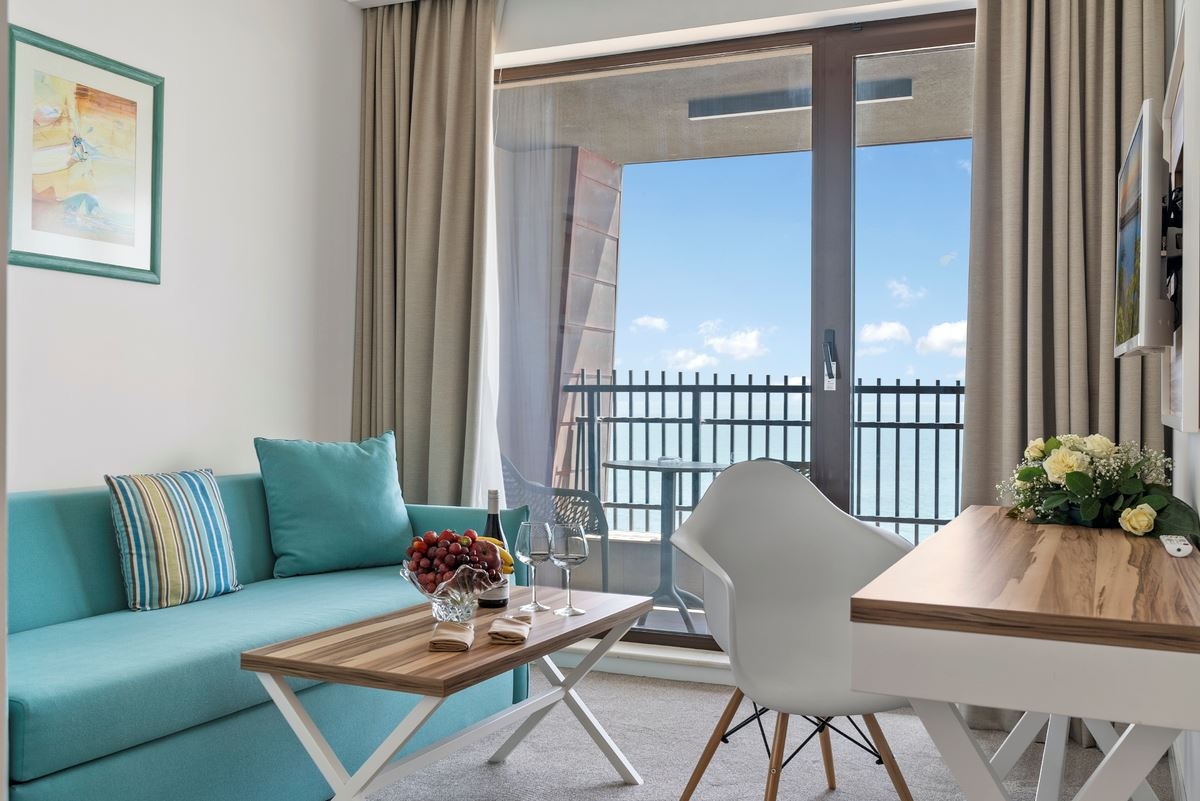 rooms-standard-suite-seaview