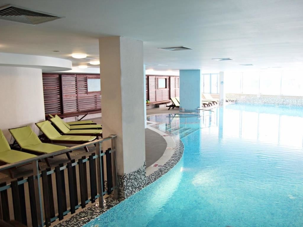 pools-indoor-pool