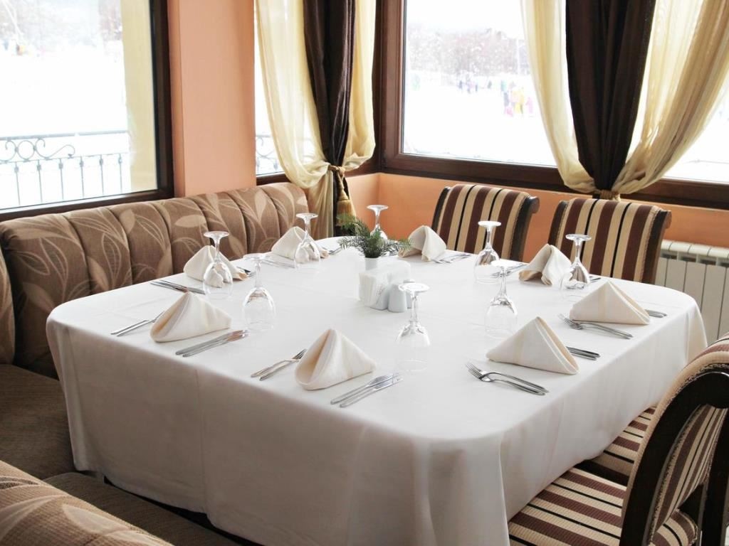 restaurants-restaurant