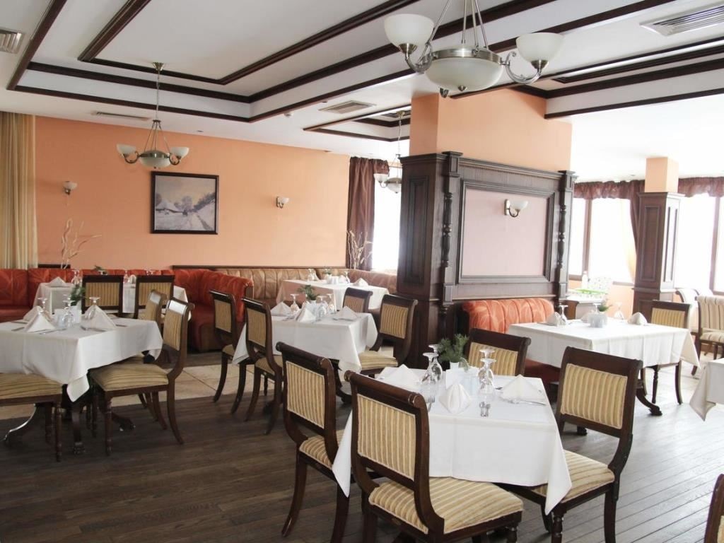 restaurants-restaurant