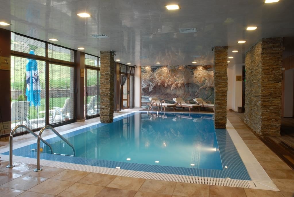 pools-indoor-pool