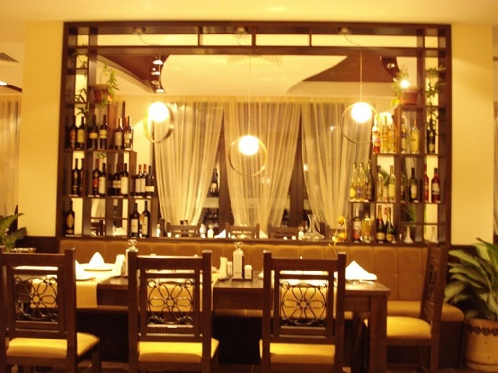 restaurants-restaurant