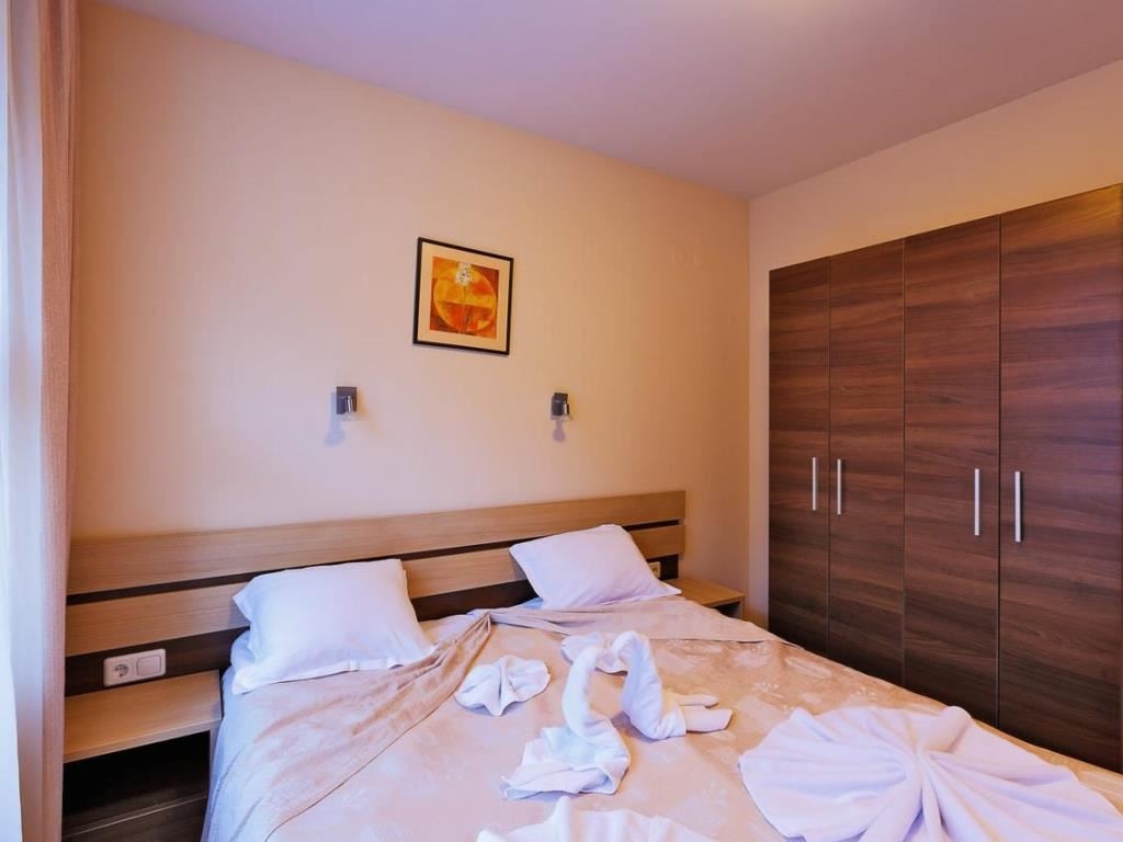 rooms-2-bedroom-standard-apartment-balcony