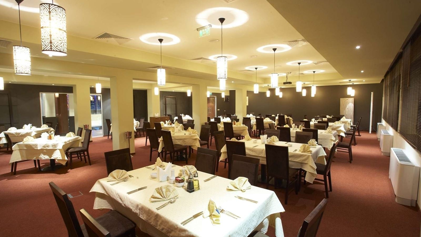 restaurants-restaurants