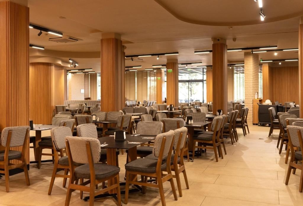 restaurants-restaurants