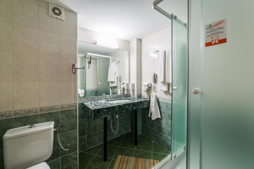 rooms-standard-room-balcony-or-terrace-economy