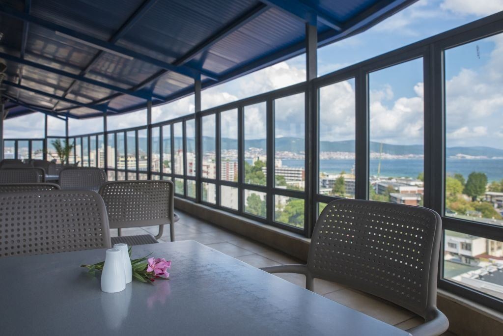 restaurants-restaurants