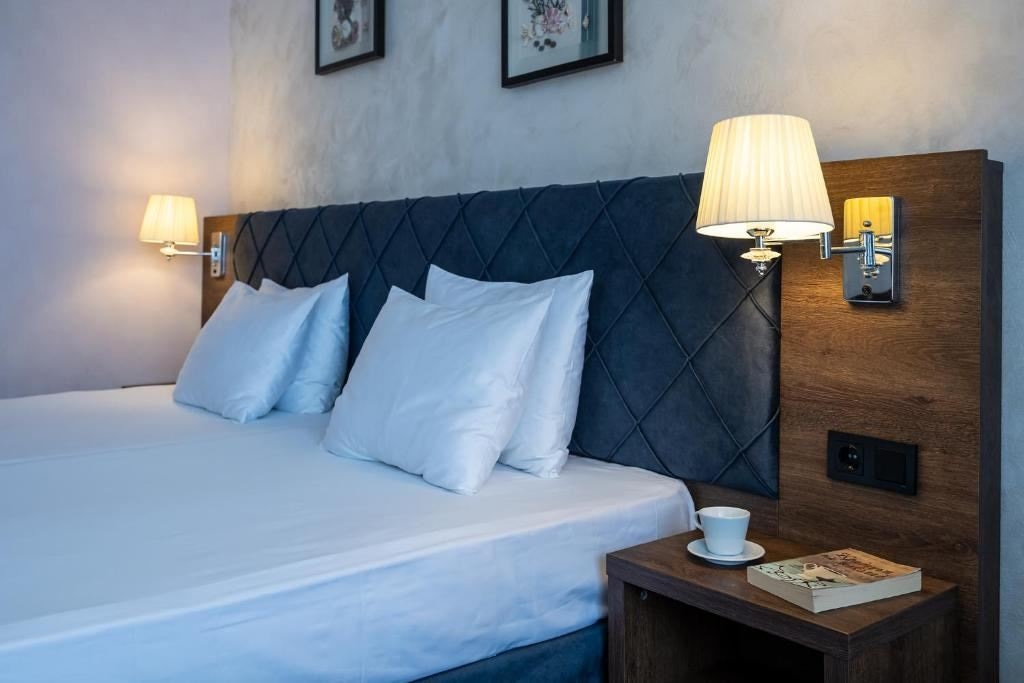 rooms-single-wchild-standard-room-balcony