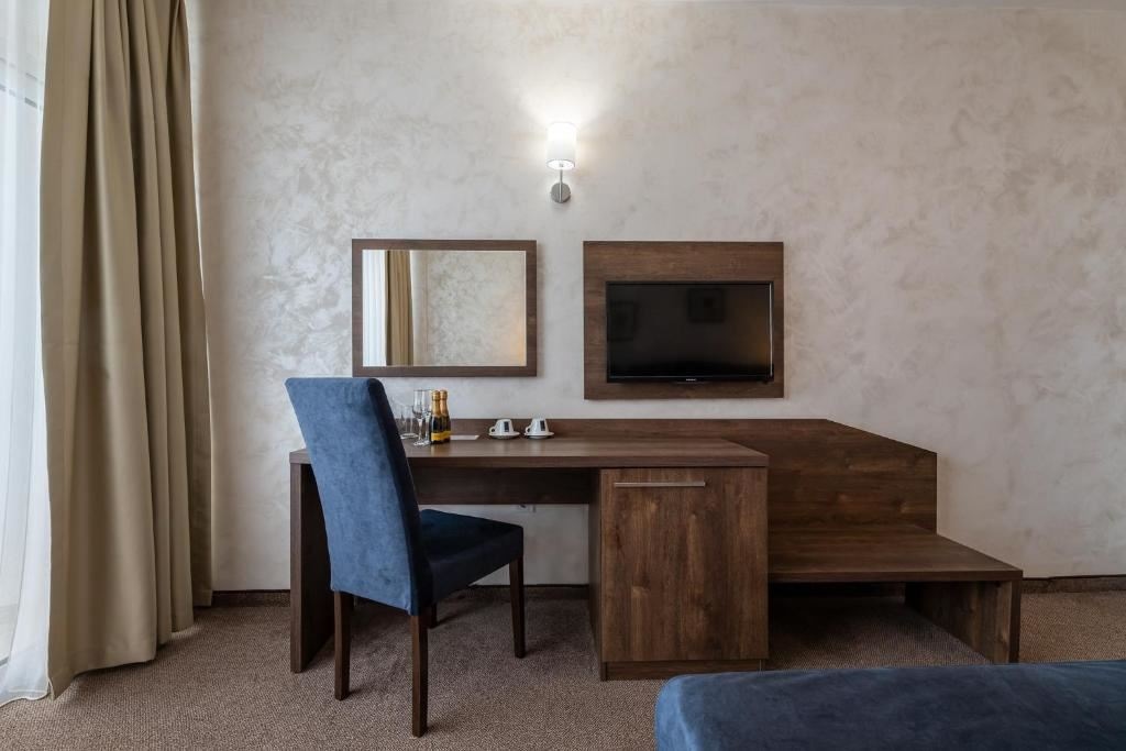 rooms-single-wchild-standard-room-seaview-balcony-or-terrace