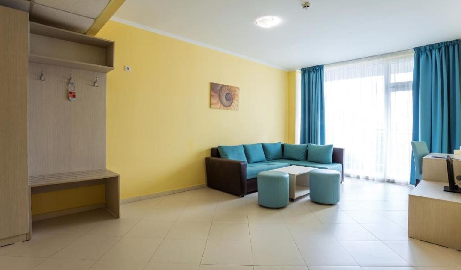 rooms-two-bedroom-apartment-sea-view