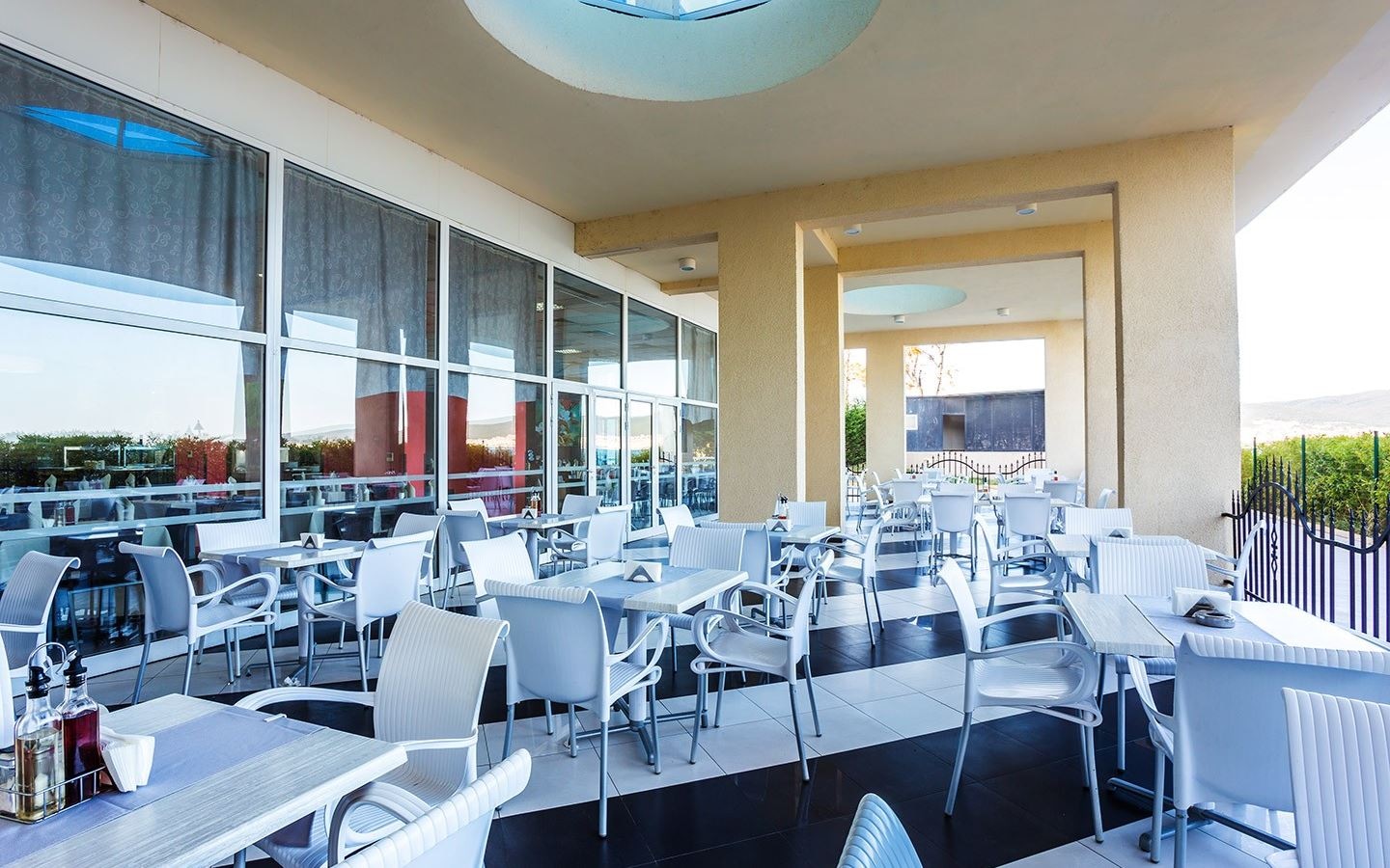 restaurants-restaurants