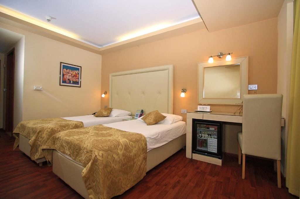 rooms-single-wchild-annex-room-balcony