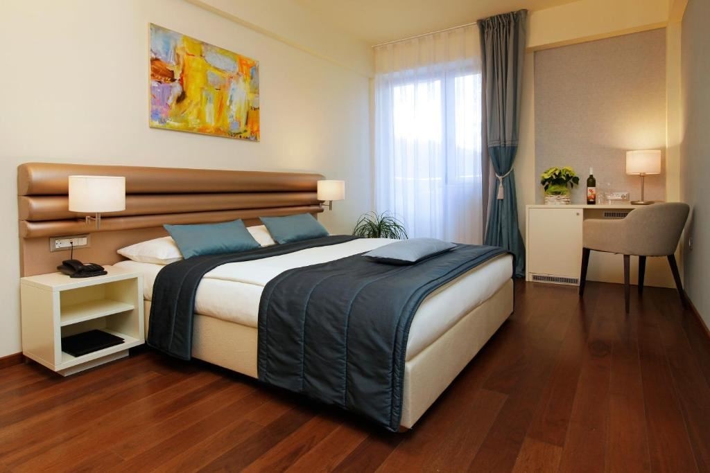 rooms-double-standard-room-balcony