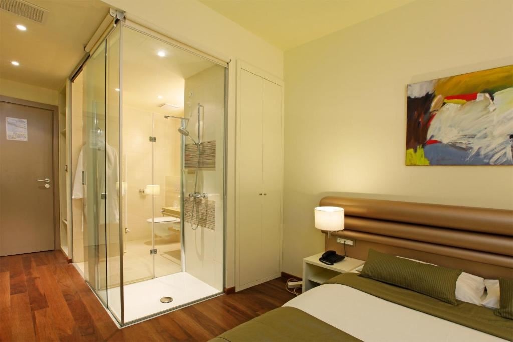 rooms-twin-standard-room-balcony