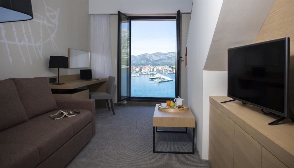 rooms-juniorsuite-seaside-balcony