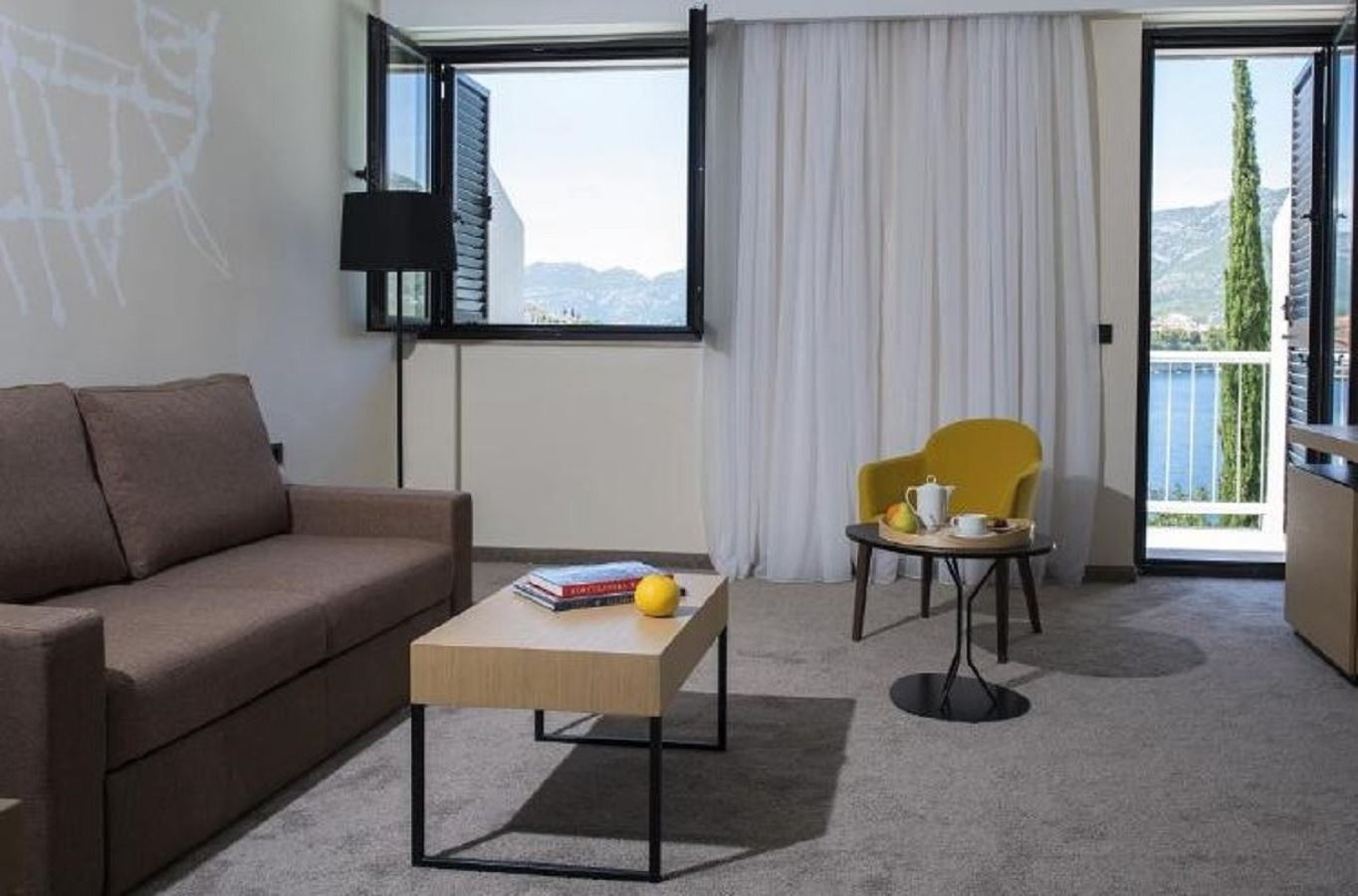 rooms-juniorsuite-seaside-balcony