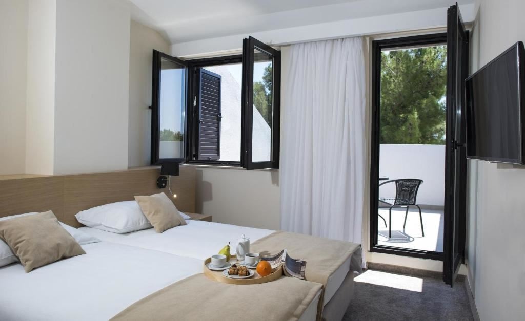 rooms-double-standard-room-park-view