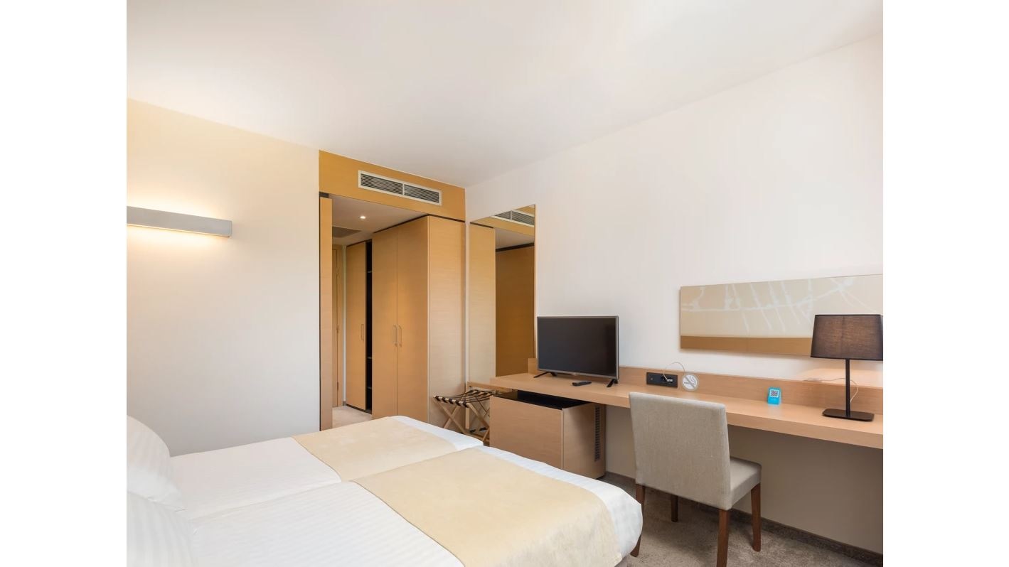 rooms-standard-room