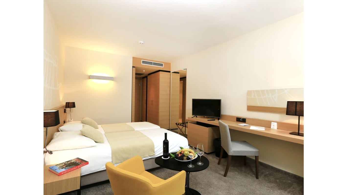 rooms-comfort-room-balcony
