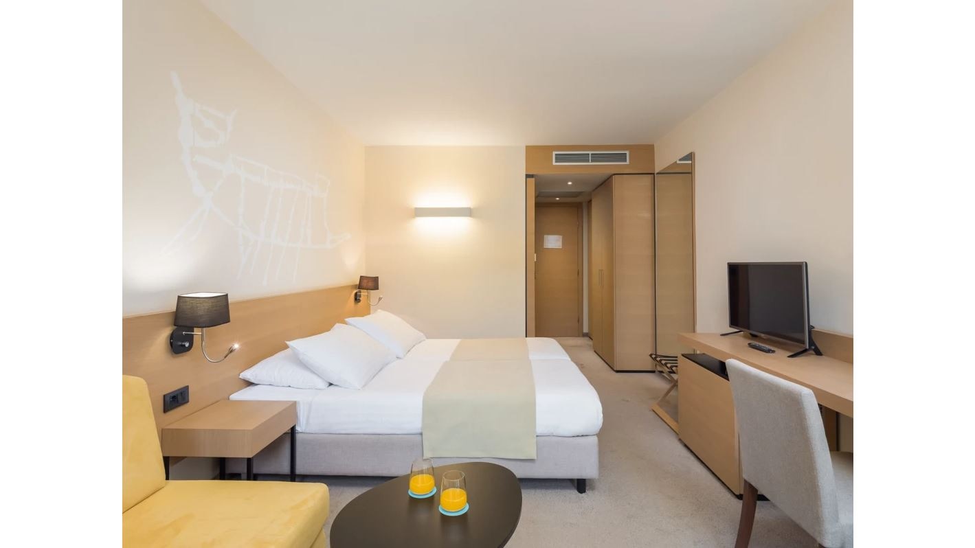 rooms-superior-room-balcony