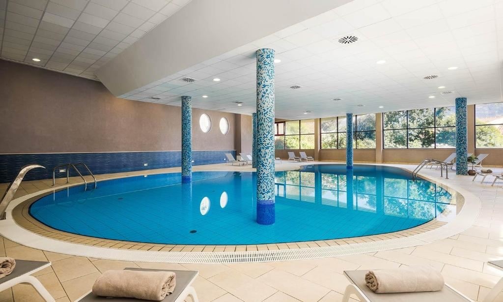 pools-indoor-pool
