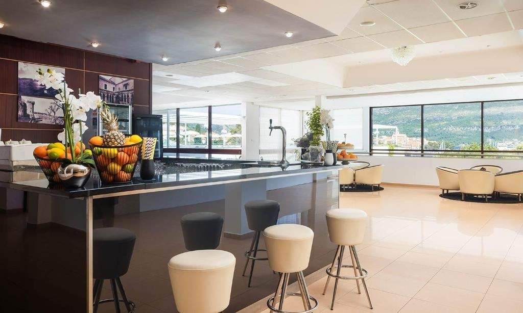 bars-lobby-bar