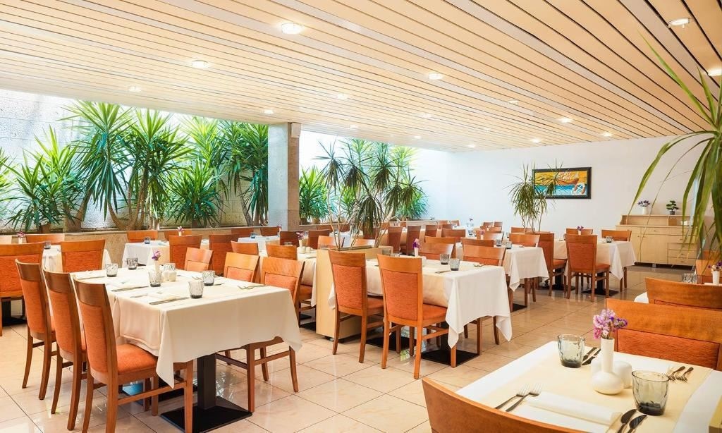 restaurants-restaurants